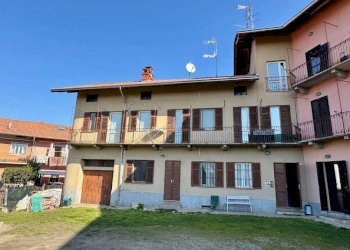 Facciata - Villa a Schiera via dei Partigiani, 5, Cossato - foto 44
