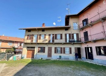 Facciata - Villa a Schiera via dei Partigiani, 5, Cossato - foto 45