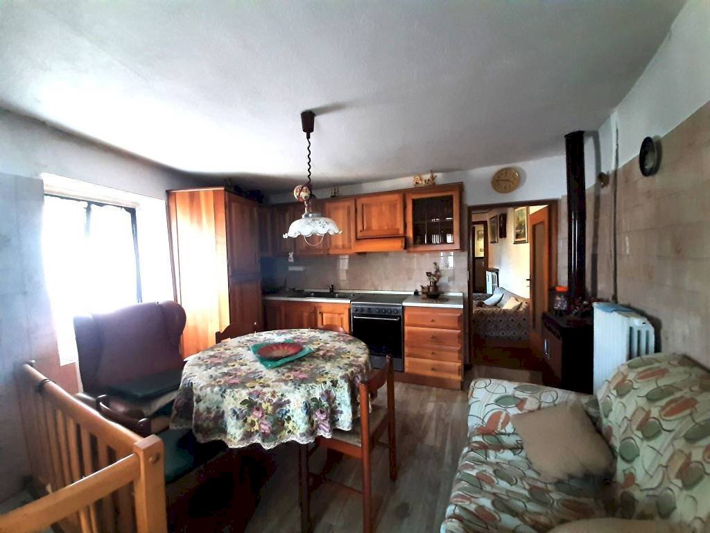 Salone - Rustic via Ponchiera, Sondrio - photo 2