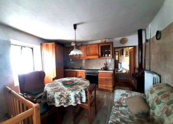 Salone - Rustic via Ponchiera, Sondrio - photo 2