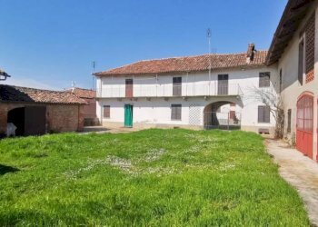 Giardino - Rustico piazza Anita Garibaldi, Vigliano d'Asti - foto 1