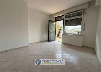 Bilocale via Palmiro Premoli, Savona (zona Legino) - foto 1