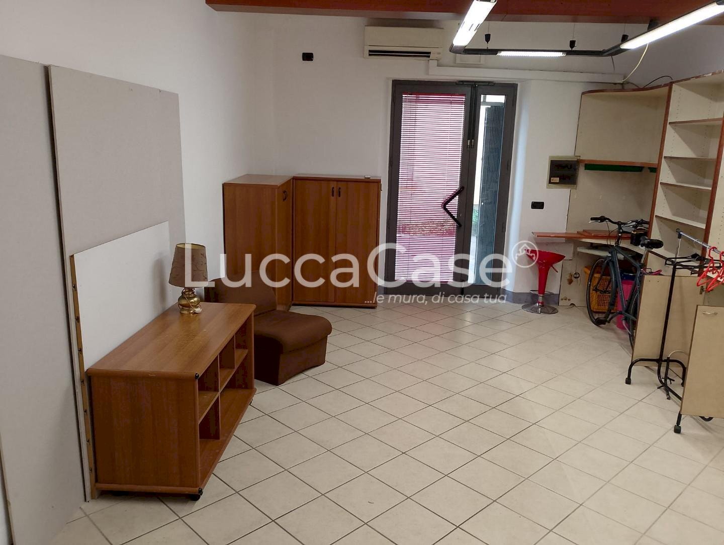 Locale Commerciale Lucca (zona San Marco) - foto 1