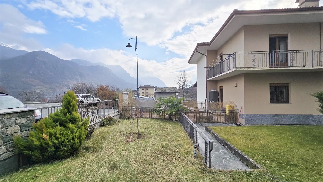 Quadrilocale Frazione Fabbrica, 152, Champdepraz - foto 2