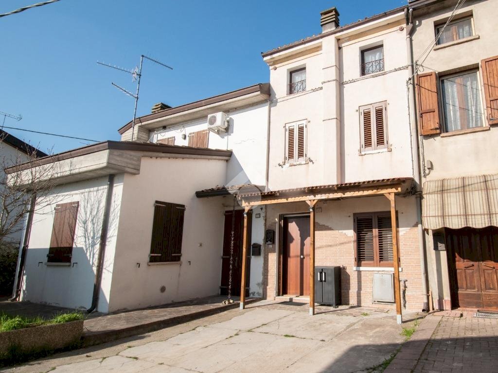 Villa a Schiera Via Chiesa Sud, Novi di Modena - foto 2