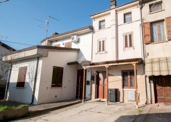 Villa a Schiera Via Chiesa Sud, Novi di Modena - foto 2