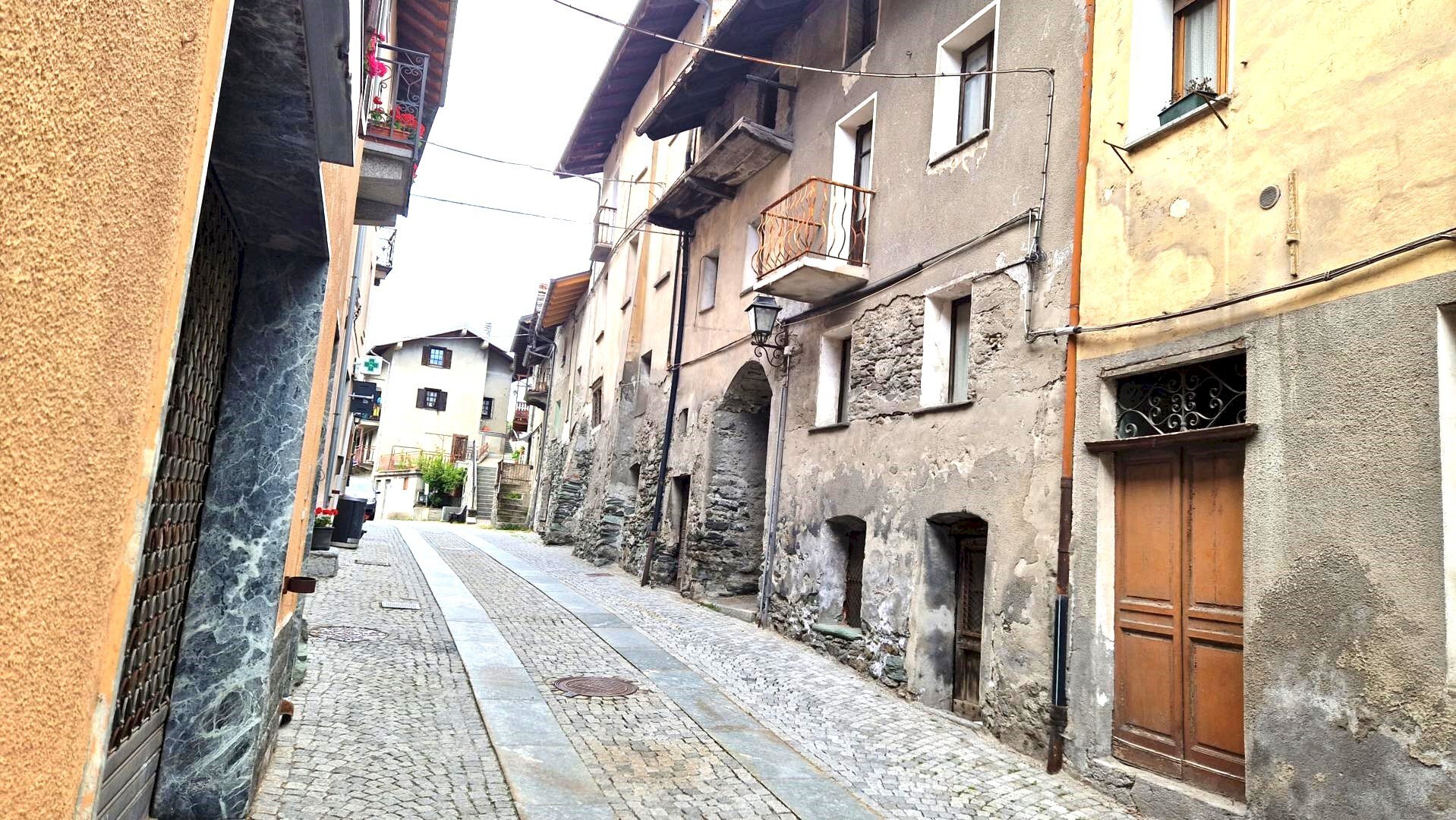 Casale Via Emile Chanoux, Chambave - photo 2