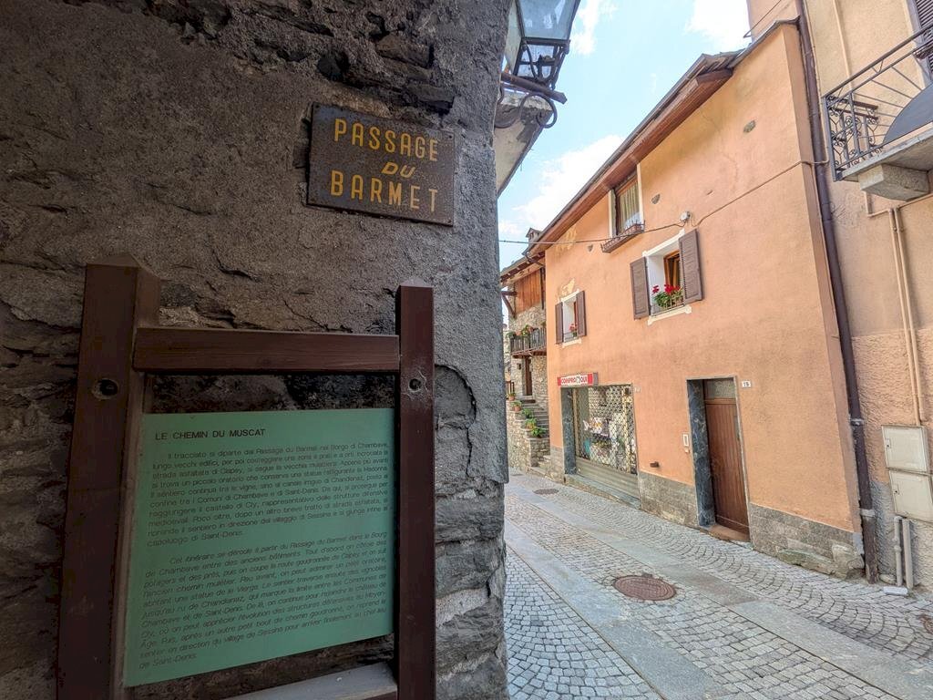 Casale Via Emile Chanoux, Chambave - foto 3
