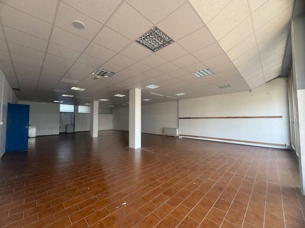 Interno non residenziale - Shop via Novara, 80, Borgomanero - photo 3