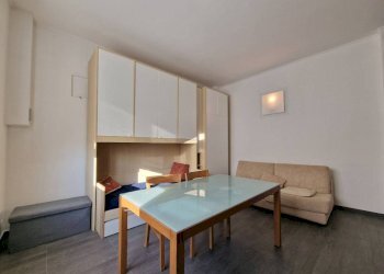 Camera da letto - Bilocale via Fratelli Canale, 3, Genova (zona Borgoratti) - foto 15