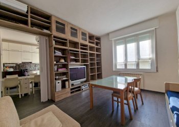 Camera da letto - Bilocale via Fratelli Canale, 3, Genova (zona Borgoratti) - foto 18