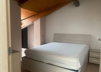 Camera da letto - Bilocale via Ticino, Legnano - foto 12