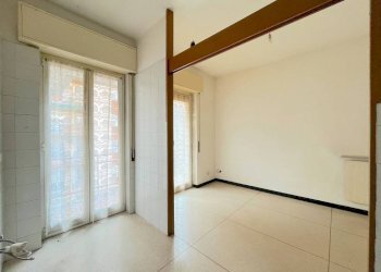 Cucina - Trilocale via Stefanina Moro, 21, Genova (zona Marassi) - foto 2