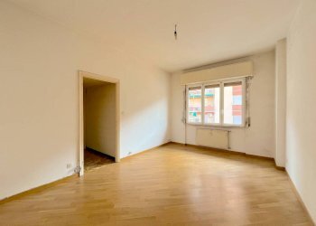 Stanza non arredata - Trilocale via Stefanina Moro, 21, Genova (zona Marassi) - foto 12