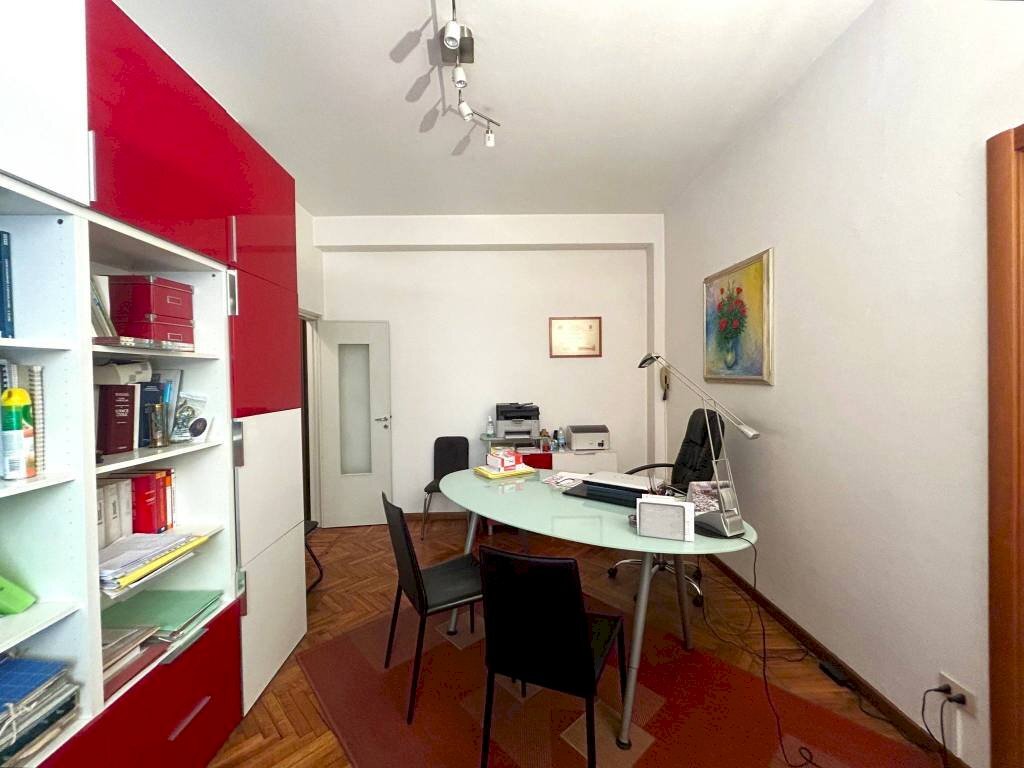 Stanza arredata - Office via Speri della Chiesa Jemoli, 18, Varese - photo 3