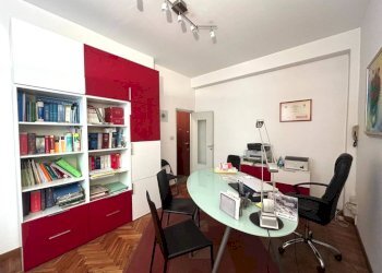 Stanza arredata - Ufficio via Speri della Chiesa Jemoli, 18, Varese - foto 3