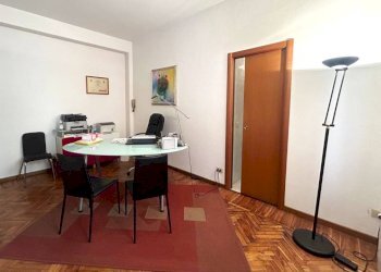 Stanza arredata - Ufficio via Speri della Chiesa Jemoli, 18, Varese - foto 7