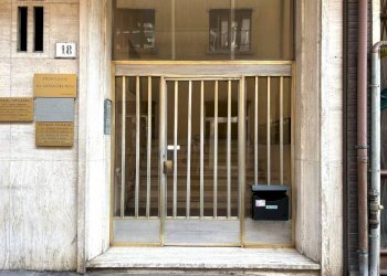 Ingresso - Ufficio via Speri della Chiesa Jemoli, 18, Varese - foto 15