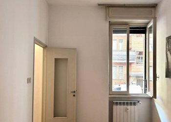 Dettagli - Ufficio via Speri della Chiesa Jemoli, 18, Varese - foto 20