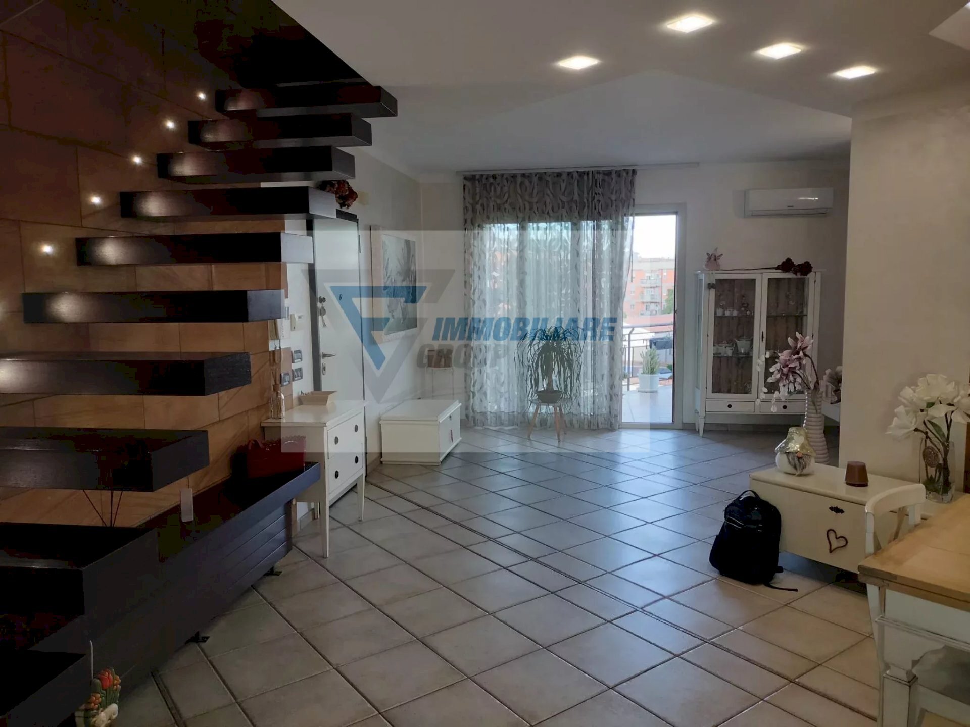 Attic Via Monsignore Calogero Lauricella, Siracusa - photo 2