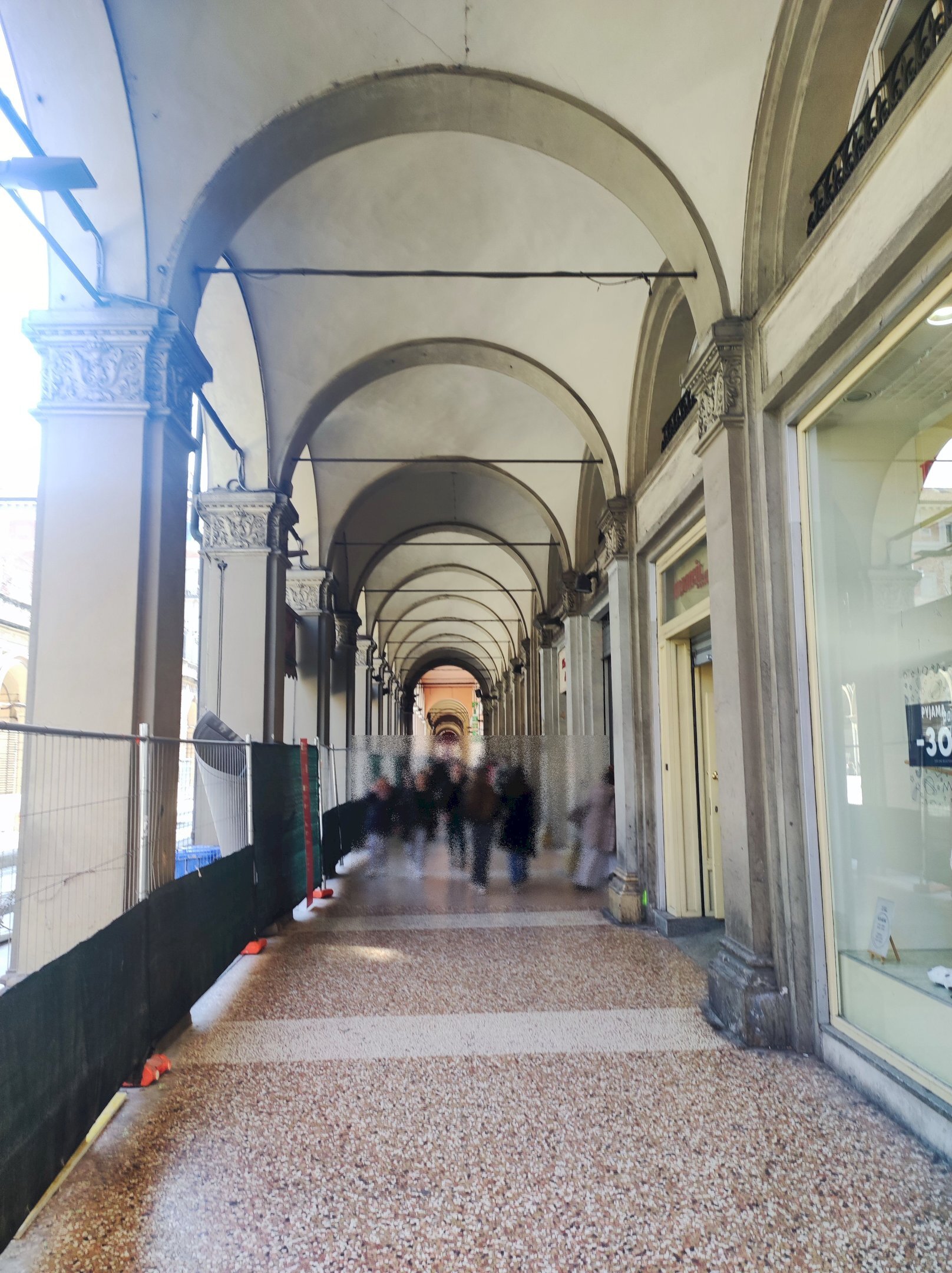 Shop Bologna (neighborhood Marconi) - photo 2