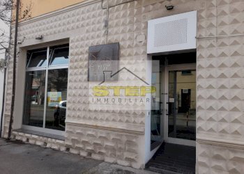 Locale Commerciale VIA BARTOLO NIGRISOLI, Ravenna - foto 1