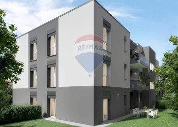 Trilocale via cesare cantù, Lomazzo - foto 2