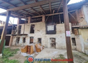 Facciata - Casa indipendente via Martiri Della Liberta`, Levone - foto 3