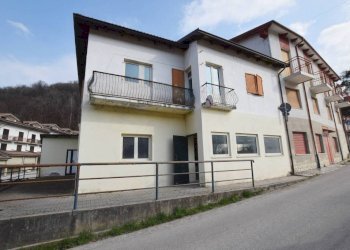 Facciata - Trilocale via delle Terme, 1, Roccaforte Mondovì - foto 1