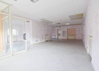 Interno non residenziale - Three-room apartment via delle Terme, 1, Roccaforte Mondovì - photo 3