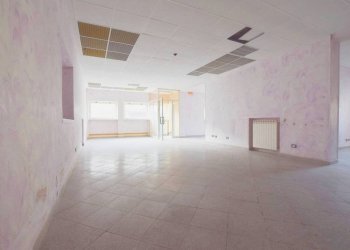Interno non residenziale - Trilocale via delle Terme, 1, Roccaforte Mondovì - foto 4