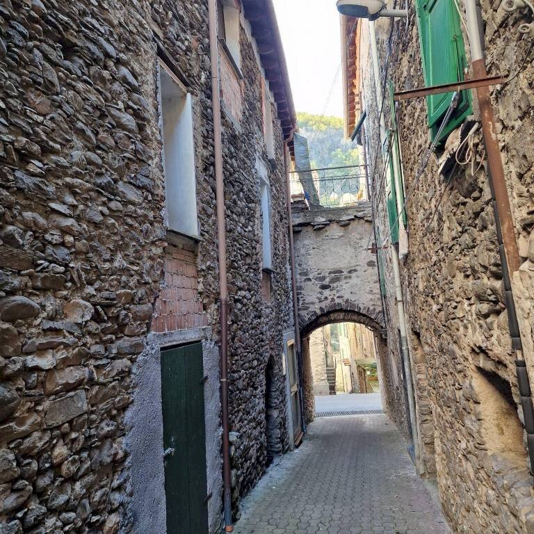 Zona - Quadrilocale via San Bernardo, 4, Vessalico - foto 1