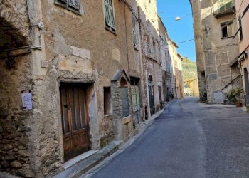 Zona - Quadrilocale via San Bernardo, 4, Vessalico - foto 4