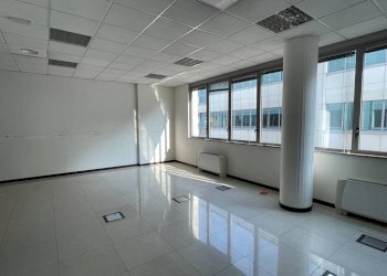 Interno non residenziale - Ufficio strada del Drosso, 33, Torino (zona Mirafiori Sud) - foto 9