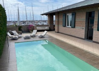Piscina - Three-room apartment piazza dei Segantini, 3, Varazze - photo 1