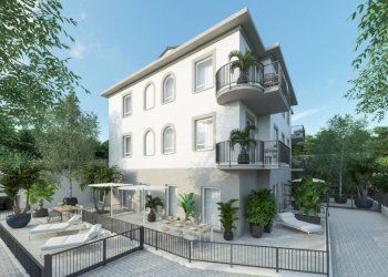 Facciata - Trilocale via Giuseppe Garibaldi, Varazze - foto 2