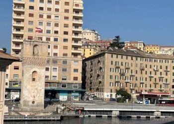 Ufficio Largo delle coffe, Savona (zona Centro) - foto 2