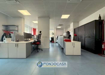 Ufficio Largo delle coffe, Savona (zona Centro) - foto 8