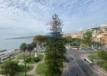 Appartamento Piazza della Vittoria, Napoli (zona San Ferdinando) - foto 1