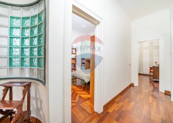 Appartamento Piazza della Vittoria, Napoli (zona San Ferdinando) - foto 17