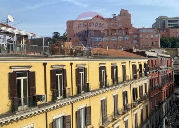 Appartamento Piazza della Vittoria, Napoli (zona San Ferdinando) - foto 28