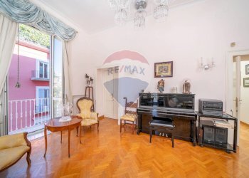 Appartamento Piazza della Vittoria, Napoli (zona San Ferdinando) - foto 8