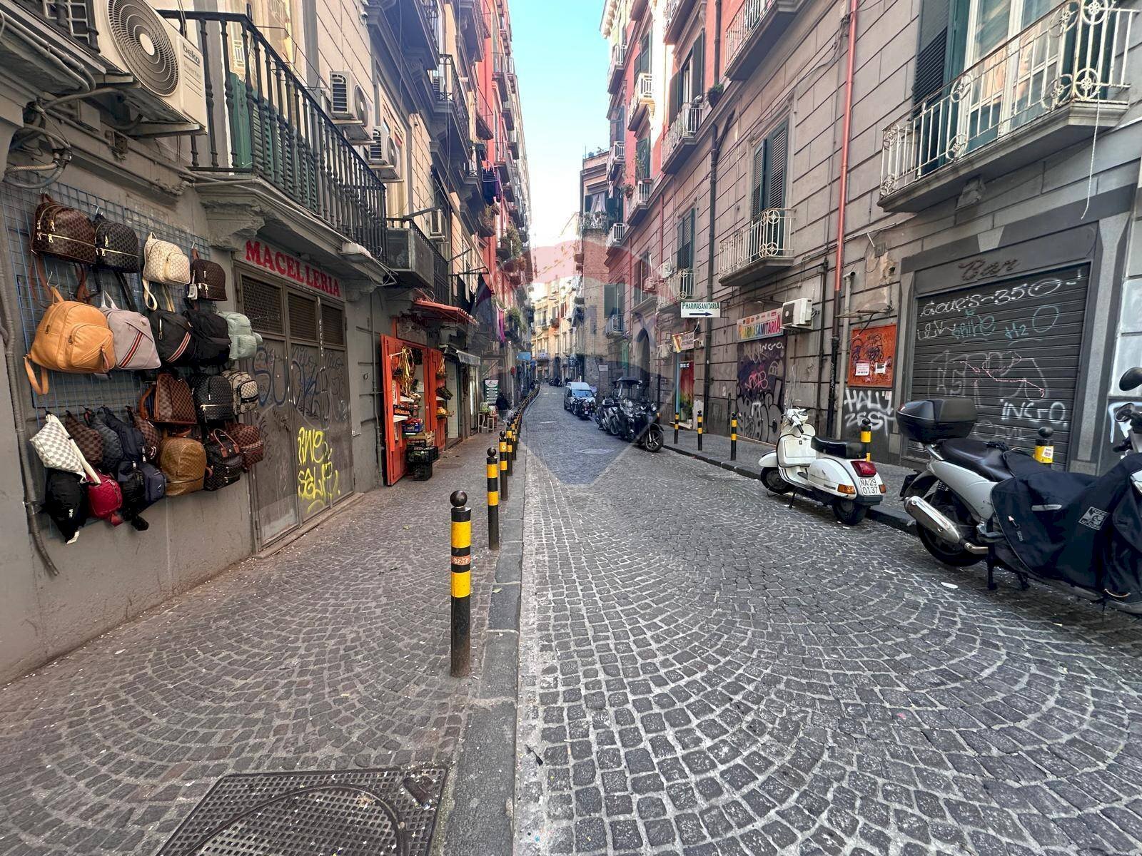 Two-room apartment Napoli (neighborhood Avvocata) - photo 3