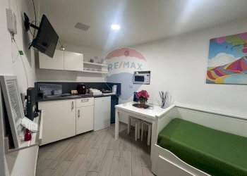 Bilocale Napoli (zona Avvocata) - foto 7