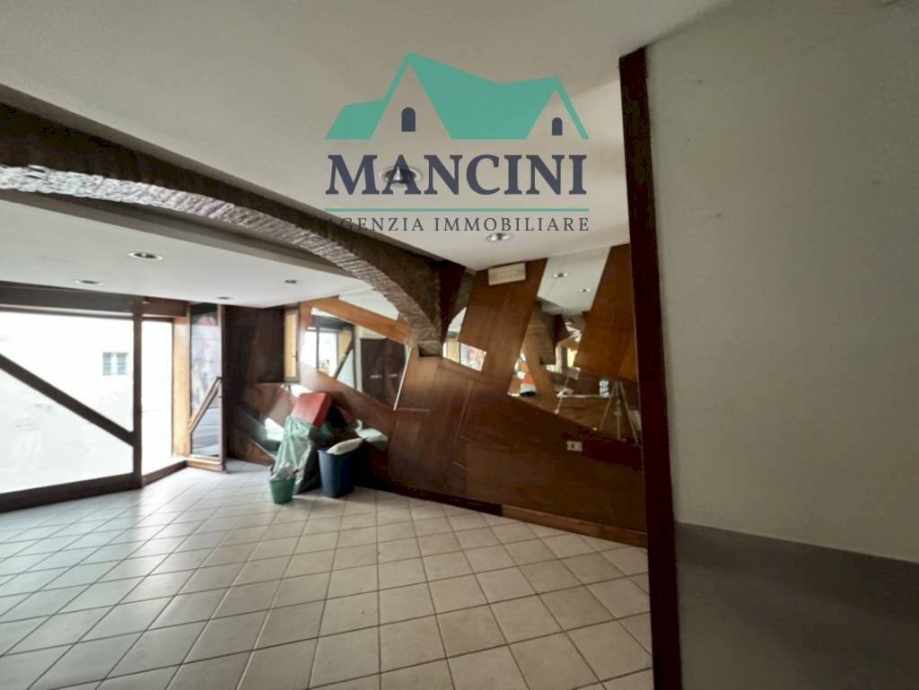 Locale Commerciale corso matteotti 66, Jesi - foto 2