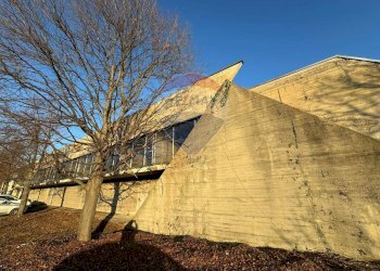 Locale Commerciale Primo Maggio, Buscate - foto 1