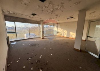 Locale Commerciale Primo Maggio, Buscate - foto 6