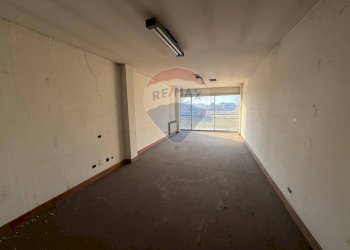 Locale Commerciale Primo Maggio, Buscate - foto 11