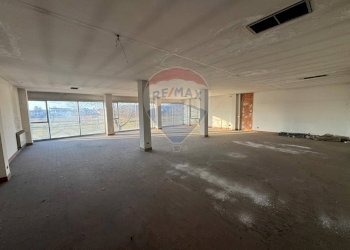 Locale Commerciale Primo Maggio, Buscate - foto 12