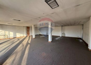 Locale Commerciale Primo Maggio, Buscate - foto 13